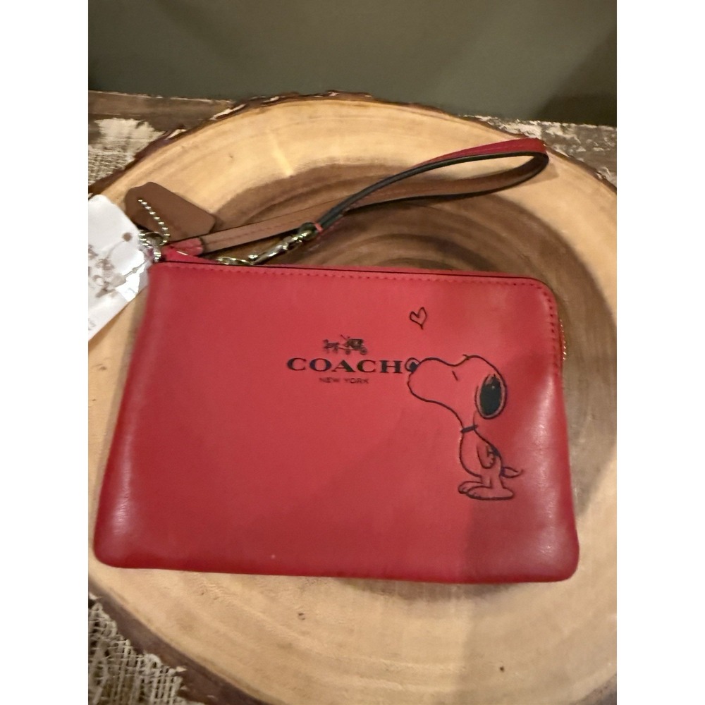 Coach x Snoopy Peanuts Leather Purse Bag Limited Edition brand new RED
